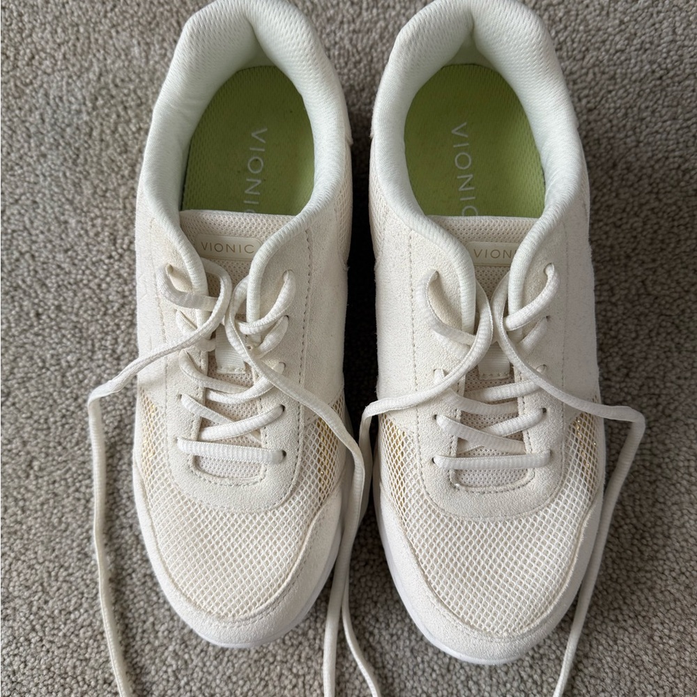 Vionic Women's Off-White Sneakers